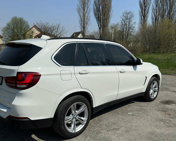 Білий БМВ Х5, об'ємом двигуна 2 л та пробігом 253 тис. км за 28950 $, фото 3 на Automoto.ua