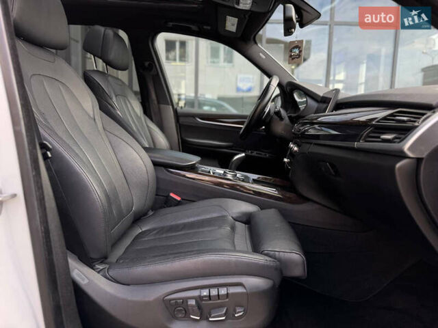 Белый БМВ Х5, объемом двигателя 3 л и пробегом 308 тыс. км за 27999 $, фото 27 на Automoto.ua