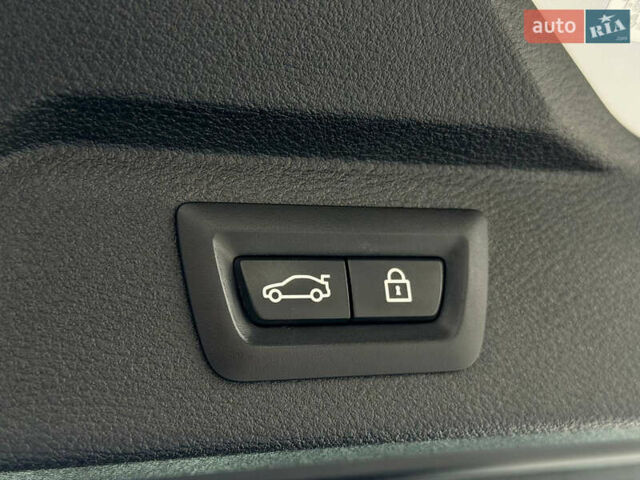 Белый БМВ Х5, объемом двигателя 3 л и пробегом 308 тыс. км за 27999 $, фото 30 на Automoto.ua