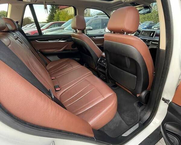 Білий БМВ Х5, об'ємом двигуна 2.98 л та пробігом 204 тис. км за 17300 $, фото 25 на Automoto.ua