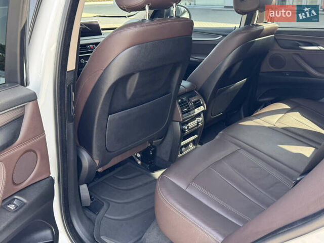 Белый БМВ Х5, объемом двигателя 2.98 л и пробегом 126 тыс. км за 26000 $, фото 39 на Automoto.ua