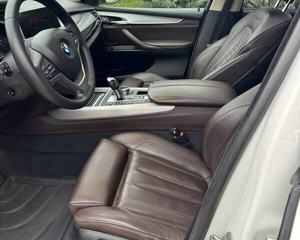 Білий БМВ Х5, об'ємом двигуна 3 л та пробігом 178 тис. км за 30500 $, фото 14 на Automoto.ua