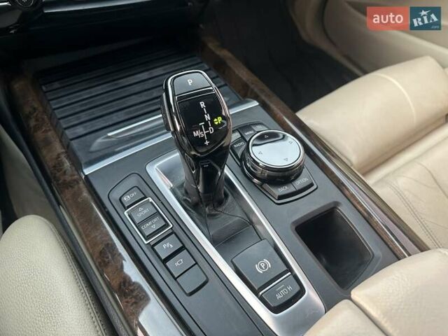 Білий БМВ Х5, об'ємом двигуна 3 л та пробігом 114 тис. км за 25000 $, фото 12 на Automoto.ua