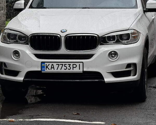 Білий БМВ Х5, об'ємом двигуна 2.98 л та пробігом 204 тис. км за 25000 $, фото 1 на Automoto.ua