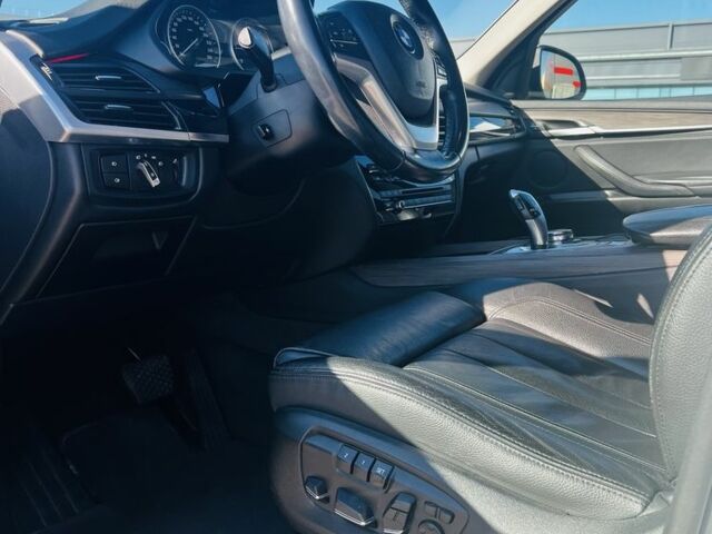 Білий БМВ Х5, об'ємом двигуна 2 л та пробігом 185 тис. км за 26000 $, фото 5 на Automoto.ua