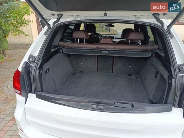 Білий БМВ Х5, об'ємом двигуна 2 л та пробігом 170 тис. км за 28900 $, фото 30 на Automoto.ua