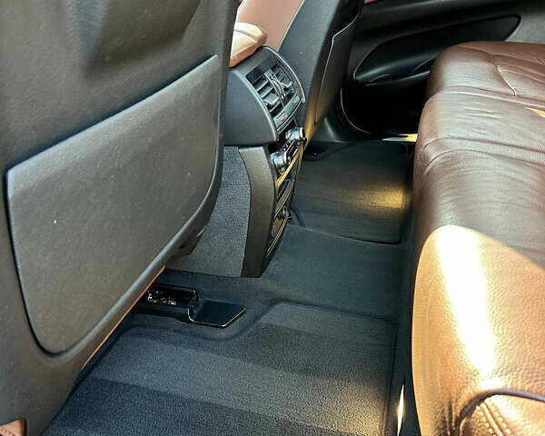 Білий БМВ Х5, об'ємом двигуна 2 л та пробігом 139 тис. км за 29500 $, фото 43 на Automoto.ua