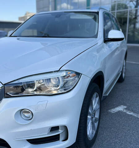 БМВ Х5 2015 в Днепре (Днепропетровске) на Automoto.ua Белый БМВ Х5, объемом двигателя 3 л и пробегом 225 тыс. км за 22000 $, фото 5 на Automoto.ua