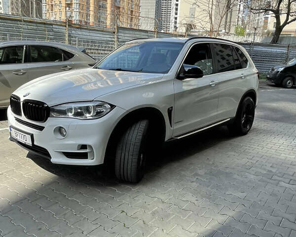 Белый БМВ Х5, объемом двигателя 3 л и пробегом 255 тыс. км за 36000 $, фото 37 на Automoto.ua