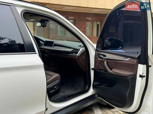 Белый БМВ Х5, объемом двигателя 2 л и пробегом 248 тыс. км за 22500 $, фото 35 на Automoto.ua