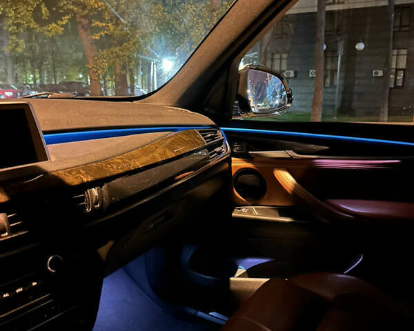 Білий БМВ Х5, об'ємом двигуна 2.99 л та пробігом 125 тис. км за 41500 $, фото 53 на Automoto.ua