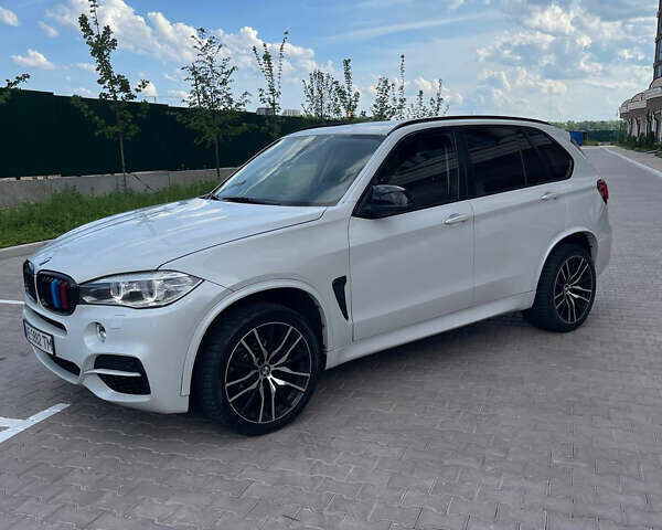 Білий БМВ Х5, об'ємом двигуна 2.98 л та пробігом 160 тис. км за 25000 $, фото 20 на Automoto.ua