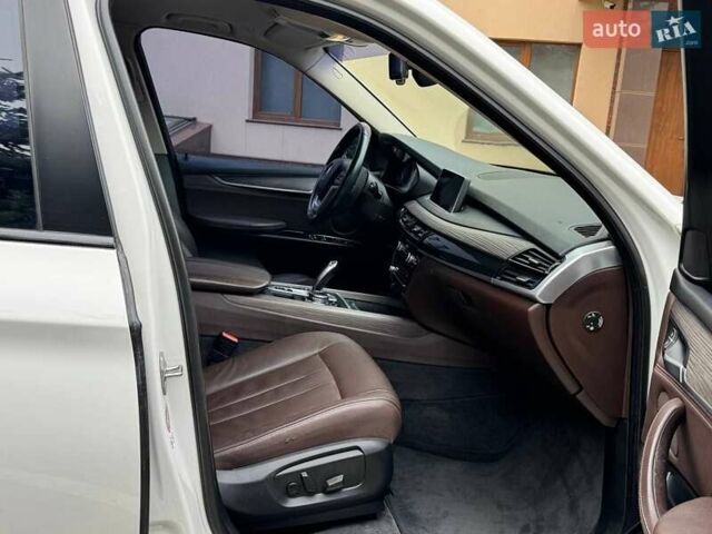 Белый БМВ Х5, объемом двигателя 2 л и пробегом 248 тыс. км за 22500 $, фото 34 на Automoto.ua