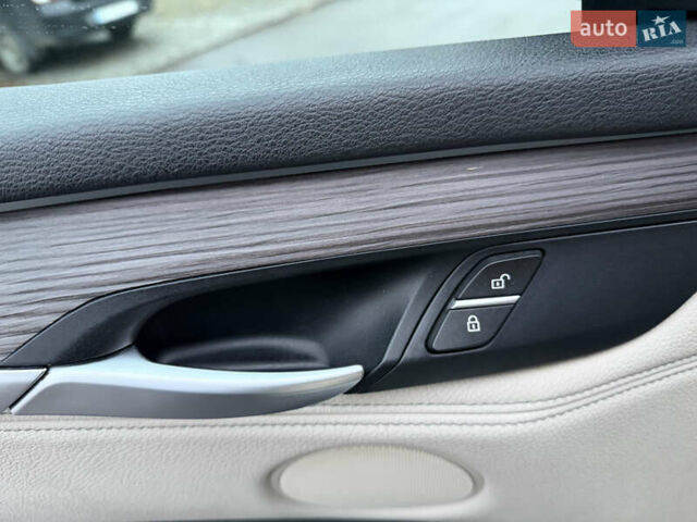 Белый БМВ Х5, объемом двигателя 2.99 л и пробегом 170 тыс. км за 32500 $, фото 8 на Automoto.ua