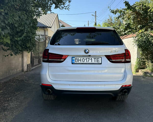 Білий БМВ Х5, об'ємом двигуна 2.99 л та пробігом 189 тис. км за 26000 $, фото 5 на Automoto.ua