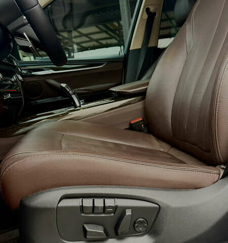 Белый БМВ Х5, объемом двигателя 2.98 л и пробегом 135 тыс. км за 24500 $, фото 23 на Automoto.ua