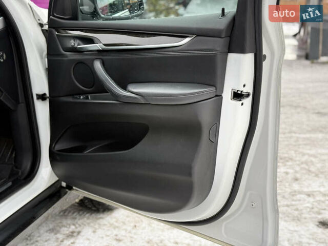 Белый БМВ Х5, объемом двигателя 2.99 л и пробегом 155 тыс. км за 29500 $, фото 9 на Automoto.ua