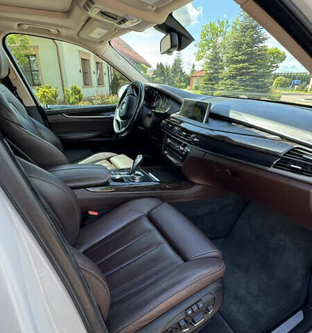 Белый БМВ Х5, объемом двигателя 2 л и пробегом 158 тыс. км за 28000 $, фото 141 на Automoto.ua