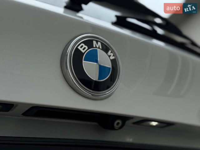 Белый БМВ Х5, объемом двигателя 3 л и пробегом 308 тыс. км за 27999 $, фото 45 на Automoto.ua