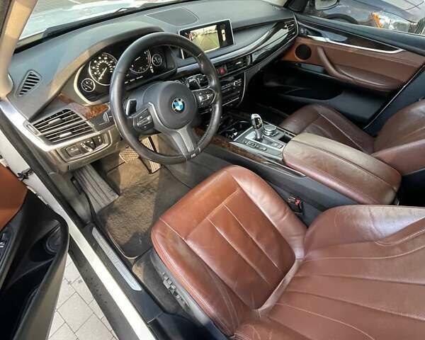 Білий БМВ Х5, об'ємом двигуна 2.98 л та пробігом 204 тис. км за 17300 $, фото 7 на Automoto.ua