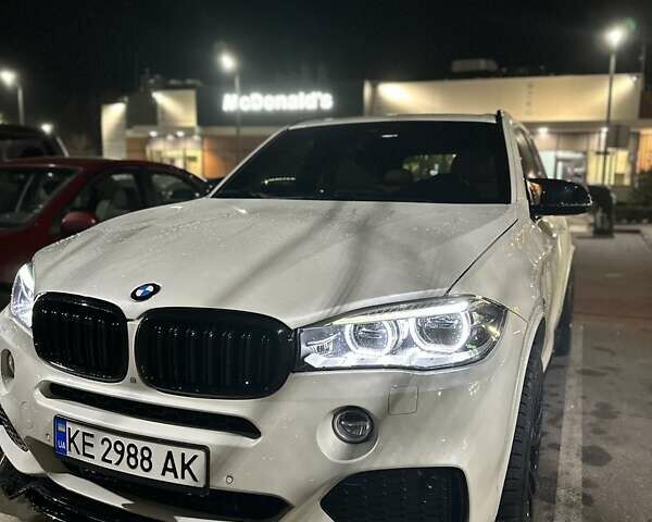 Білий БМВ Х5, об'ємом двигуна 3 л та пробігом 114 тис. км за 25000 $, фото 30 на Automoto.ua