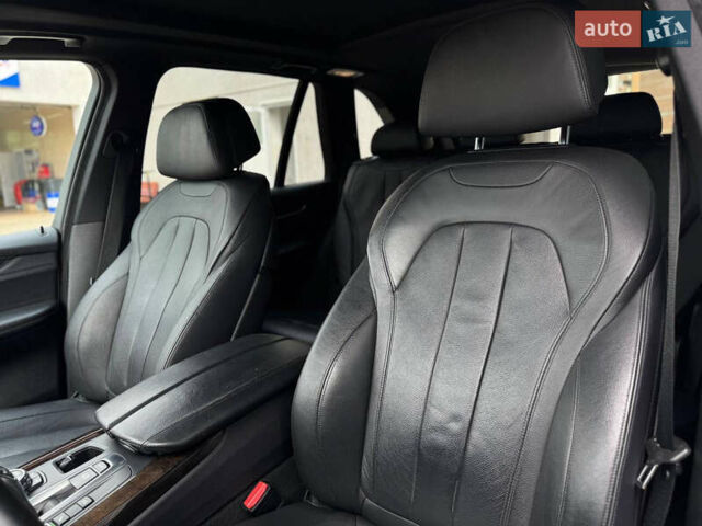 Белый БМВ Х5, объемом двигателя 3 л и пробегом 308 тыс. км за 27999 $, фото 41 на Automoto.ua