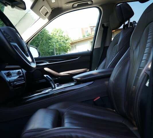 Белый БМВ Х5, объемом двигателя 3 л и пробегом 119 тыс. км за 38300 $, фото 19 на Automoto.ua