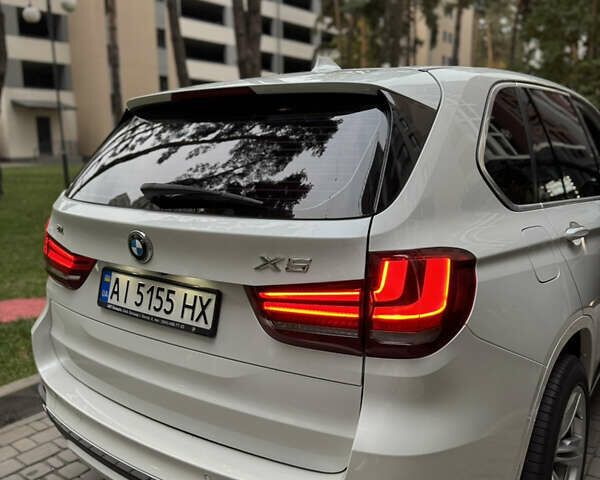 Білий БМВ Х5, об'ємом двигуна 2.99 л та пробігом 125 тис. км за 41500 $, фото 47 на Automoto.ua