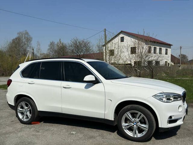 Білий БМВ Х5, об'ємом двигуна 2 л та пробігом 253 тис. км за 28950 $, фото 4 на Automoto.ua