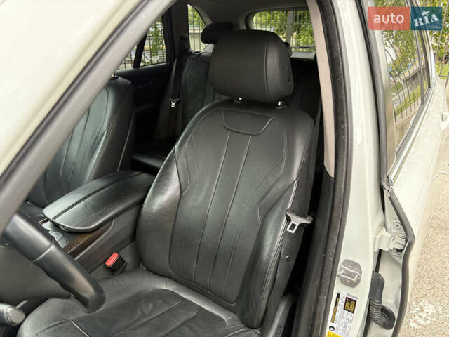 Білий БМВ Х5, об'ємом двигуна 2.98 л та пробігом 232 тис. км за 21500 $, фото 8 на Automoto.ua