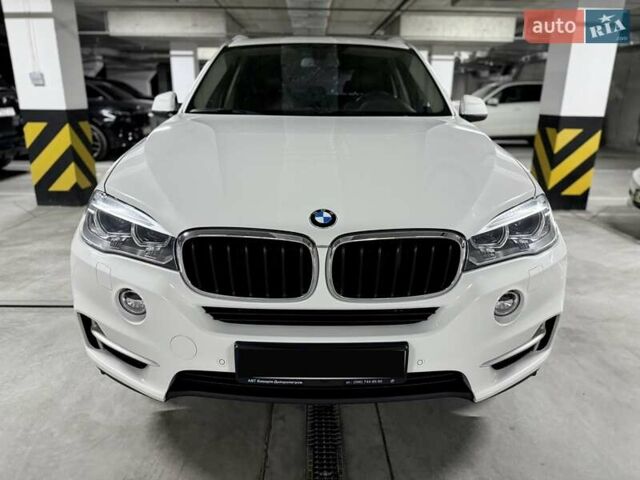 Білий БМВ Х5, об'ємом двигуна 2 л та пробігом 155 тис. км за 24100 $, фото 21 на Automoto.ua