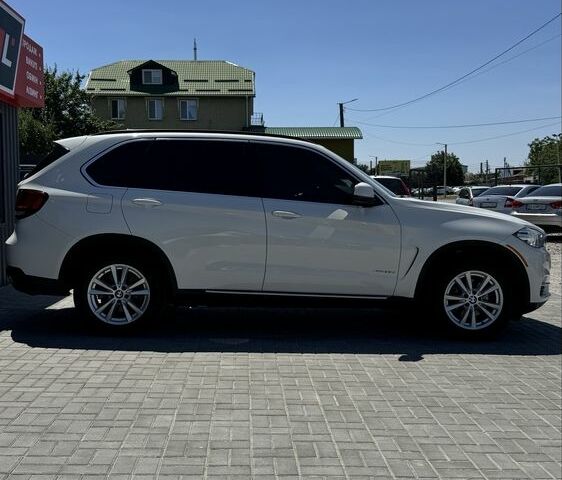 Белый БМВ Х5, объемом двигателя 3 л и пробегом 177 тыс. км за 27800 $, фото 2 на Automoto.ua
