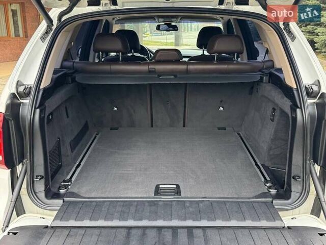 Белый БМВ Х5, объемом двигателя 2 л и пробегом 248 тыс. км за 22500 $, фото 30 на Automoto.ua