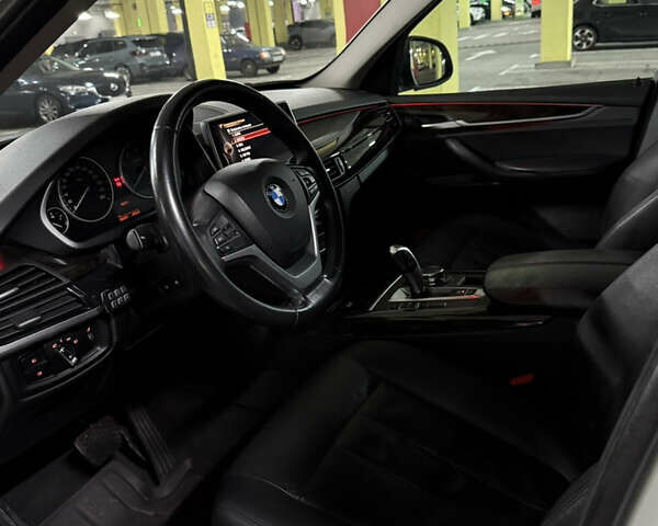 Белый БМВ Х5, объемом двигателя 2.98 л и пробегом 280 тыс. км за 18700 $, фото 12 на Automoto.ua