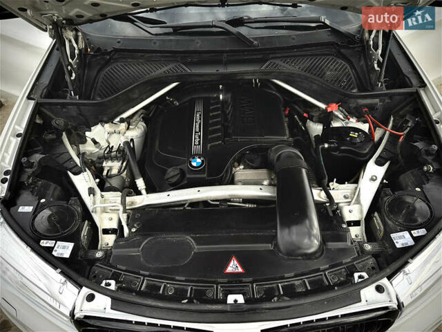 Білий БМВ Х5, об'ємом двигуна 2.98 л та пробігом 226 тис. км за 28999 $, фото 12 на Automoto.ua