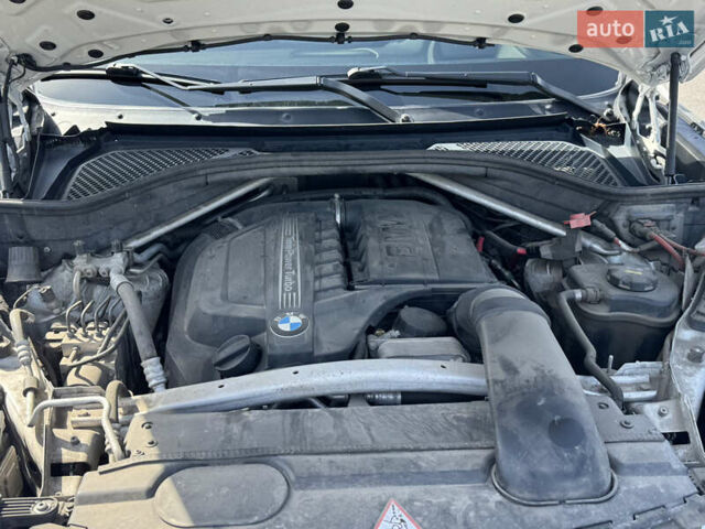 Белый БМВ Х5, объемом двигателя 2.98 л и пробегом 126 тыс. км за 26000 $, фото 56 на Automoto.ua