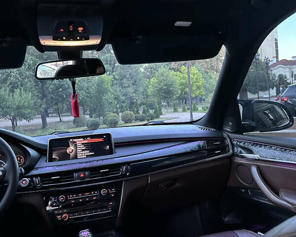 Белый БМВ Х5, объемом двигателя 2.98 л и пробегом 93 тыс. км за 31000 $, фото 12 на Automoto.ua