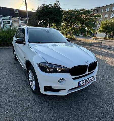 Белый БМВ Х5, объемом двигателя 2 л и пробегом 206 тыс. км за 26999 $, фото 12 на Automoto.ua