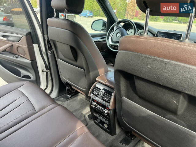 Білий БМВ Х5, об'ємом двигуна 2.98 л та пробігом 105 тис. км за 25000 $, фото 14 на Automoto.ua