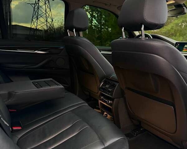 Белый БМВ Х5, объемом двигателя 2.98 л и пробегом 190 тыс. км за 28000 $, фото 21 на Automoto.ua