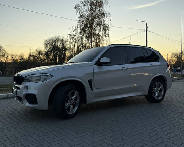 Белый БМВ Х5, объемом двигателя 2.98 л и пробегом 205 тыс. км за 27000 $, фото 1 на Automoto.ua