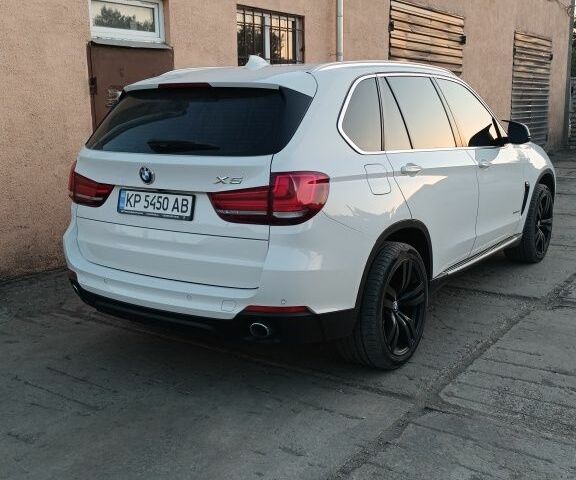 Білий БМВ Х5, об'ємом двигуна 3 л та пробігом 260 тис. км за 32500 $, фото 1 на Automoto.ua