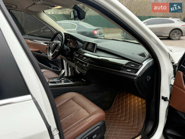 Білий БМВ Х5, об'ємом двигуна 2 л та пробігом 130 тис. км за 29500 $, фото 18 на Automoto.ua
