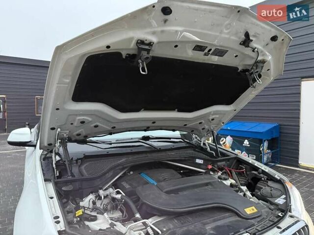 Белый БМВ Х5, объемом двигателя 2 л и пробегом 166 тыс. км за 28300 $, фото 26 на Automoto.ua