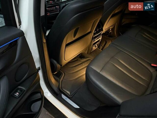 Белый БМВ Х5, объемом двигателя 2 л и пробегом 166 тыс. км за 28300 $, фото 15 на Automoto.ua