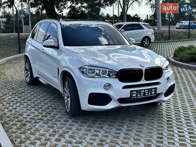 Белый БМВ Х5, объемом двигателя 3 л и пробегом 128 тыс. км за 37500 $, фото 2 на Automoto.ua