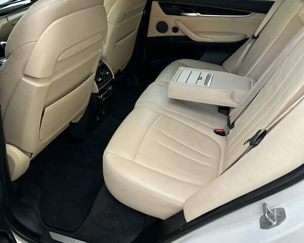 Белый БМВ Х5, объемом двигателя 3 л и пробегом 211 тыс. км за 28999 $, фото 54 на Automoto.ua