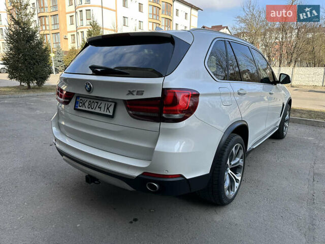 Белый БМВ Х5, объемом двигателя 3 л и пробегом 211 тыс. км за 28999 $, фото 3 на Automoto.ua