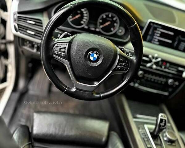 Білий БМВ Х5, об'ємом двигуна 2.99 л та пробігом 260 тис. км за 31500 $, фото 2 на Automoto.ua