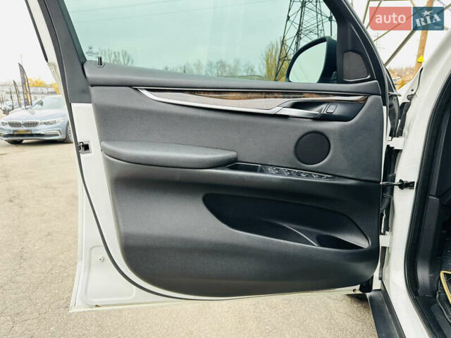 Белый БМВ Х5, объемом двигателя 3 л и пробегом 92 тыс. км за 23500 $, фото 16 на Automoto.ua